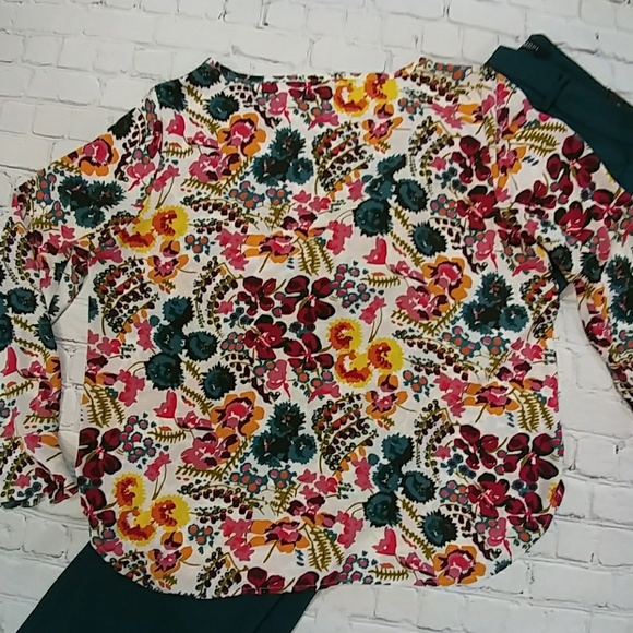 Loft Flutter Cuff Floral Blouse - Picture 5 of 7